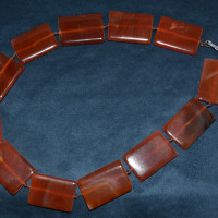 Бусы из сердолика