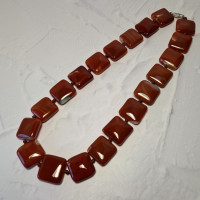 Бусы из сердолика